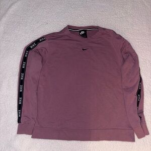 Women’s Nike Center Swoosh Purple Crewneck Sweatshirt Size Small